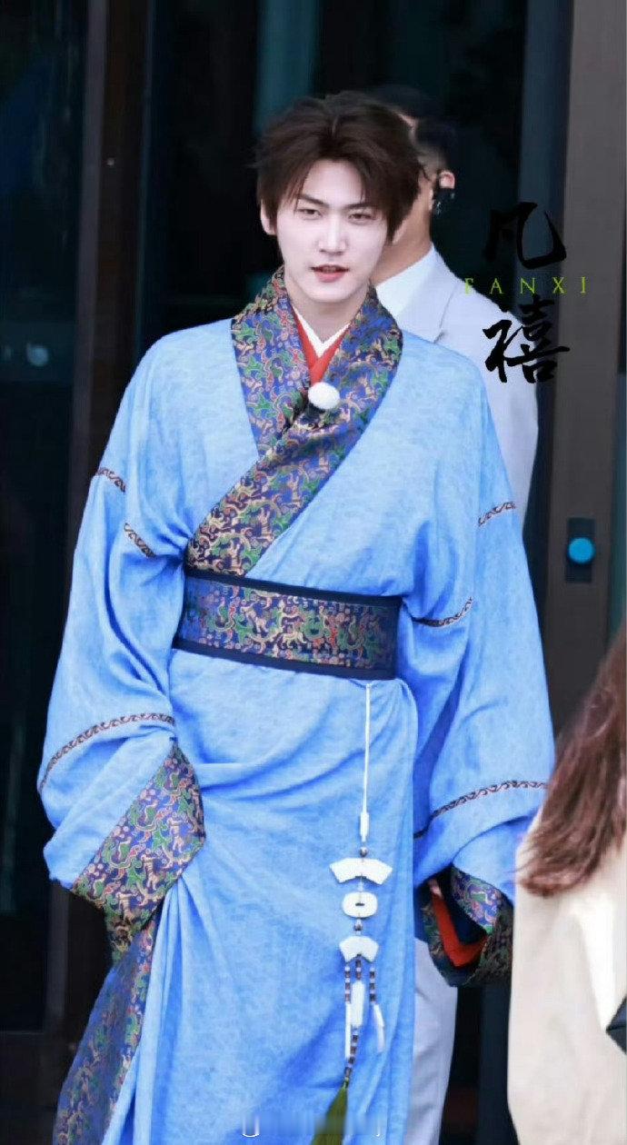 今日跑男全员战国袍白鹿、范丞丞、李昀锐、丞磊、周柯宇、张真源奔跑吧战国袍造型