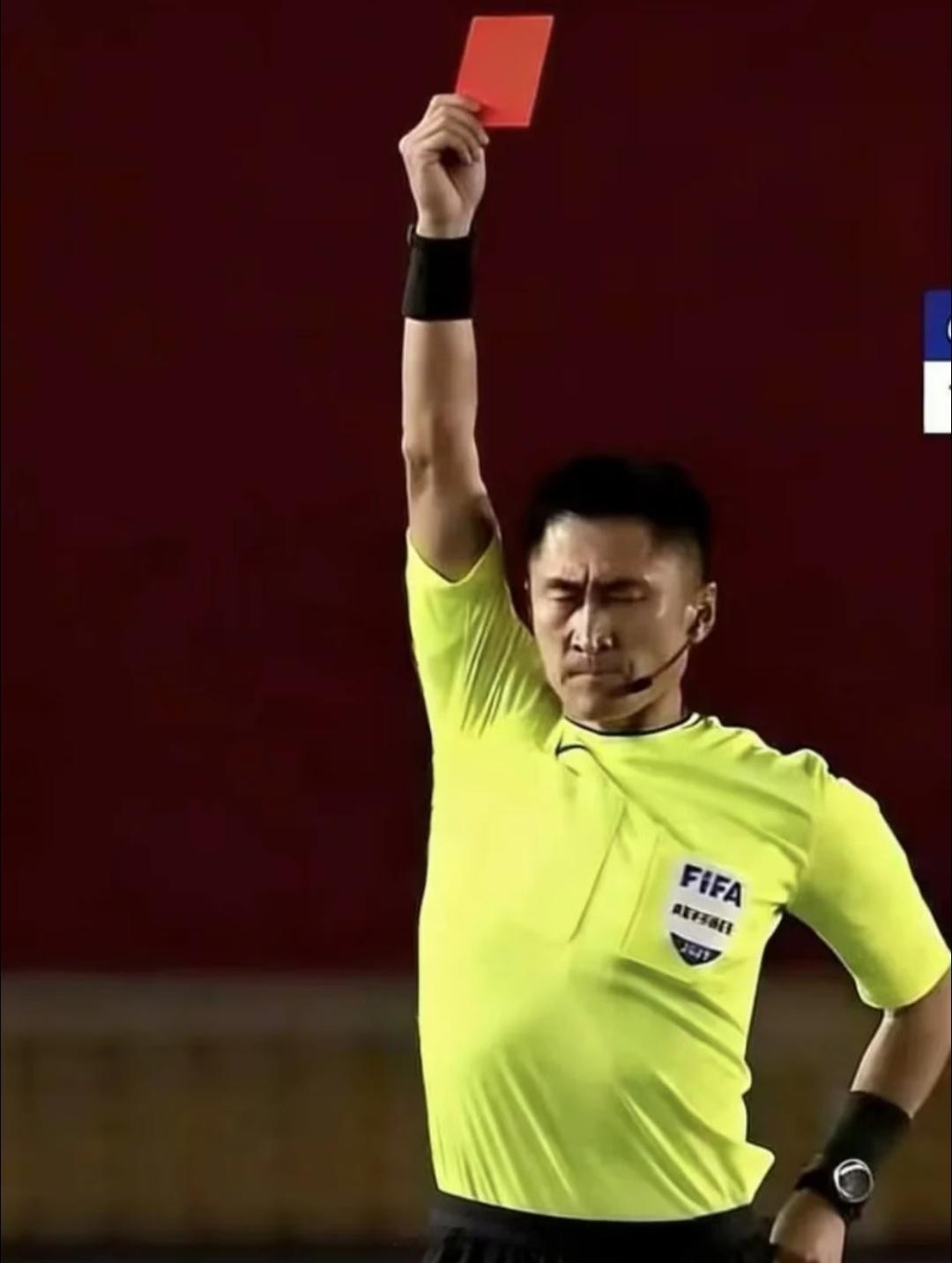 曝马宁不再担任世界杯主裁据知情人士透露，随着马宁确认将以第四官员身份执法挪威VS