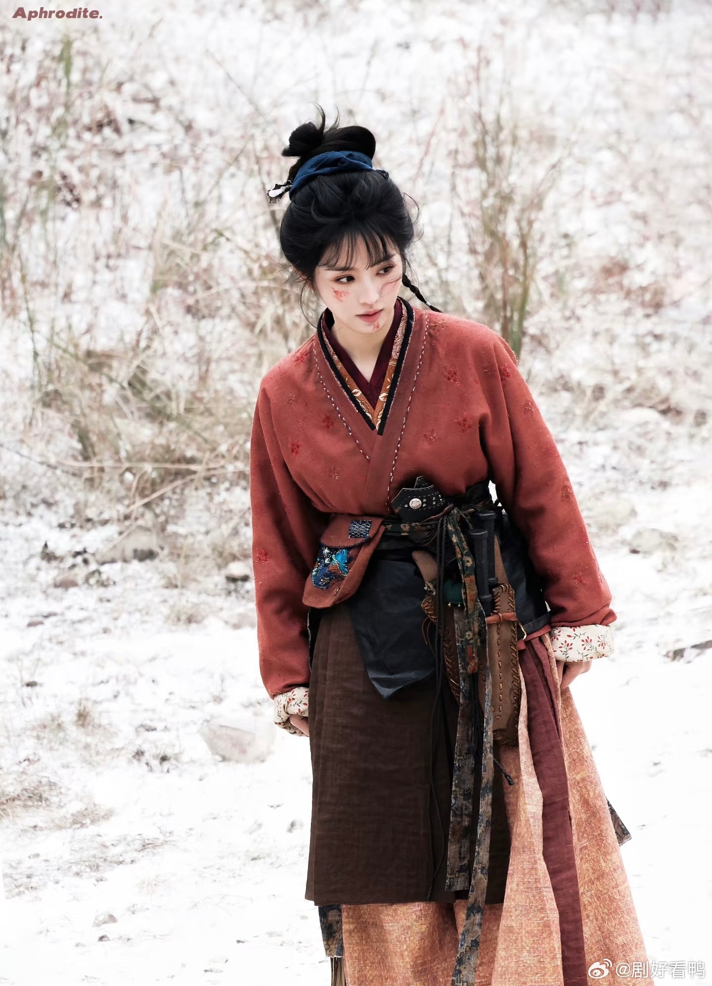 谁还没试过逐玉同款造型变装逐玉刷到逐玉同款造型变装直接走不动道🤩，谢征的雉鸡翎