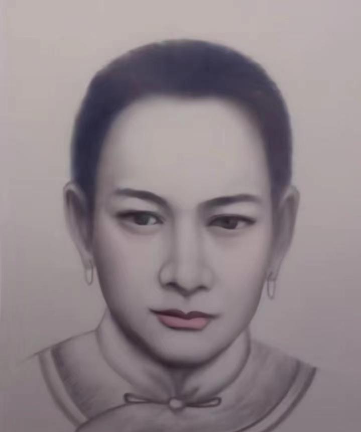下图这位被修复的女子照片，正是周恩来总理的生母万冬儿，她也是最疼爱周总理的女子。