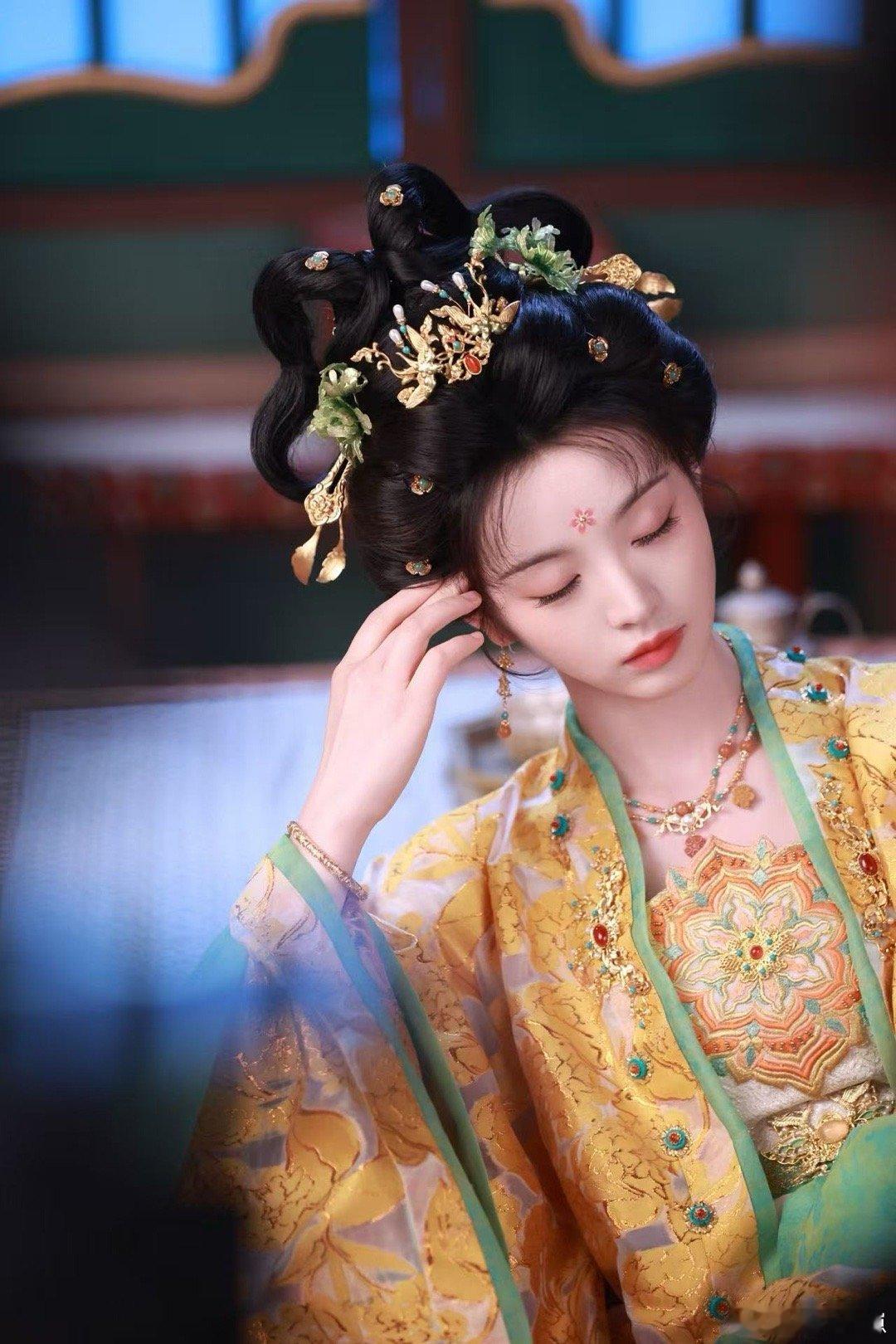 子夜归女本位视角 武祯的清醒不是装的，守卫的使命她一直放在心上，很坚定。 ​​​