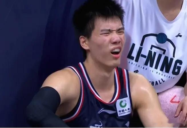 北京时间8月21日，根据媒体人伊面LeoLee报道，广东男篮与广州男篮进行交易，