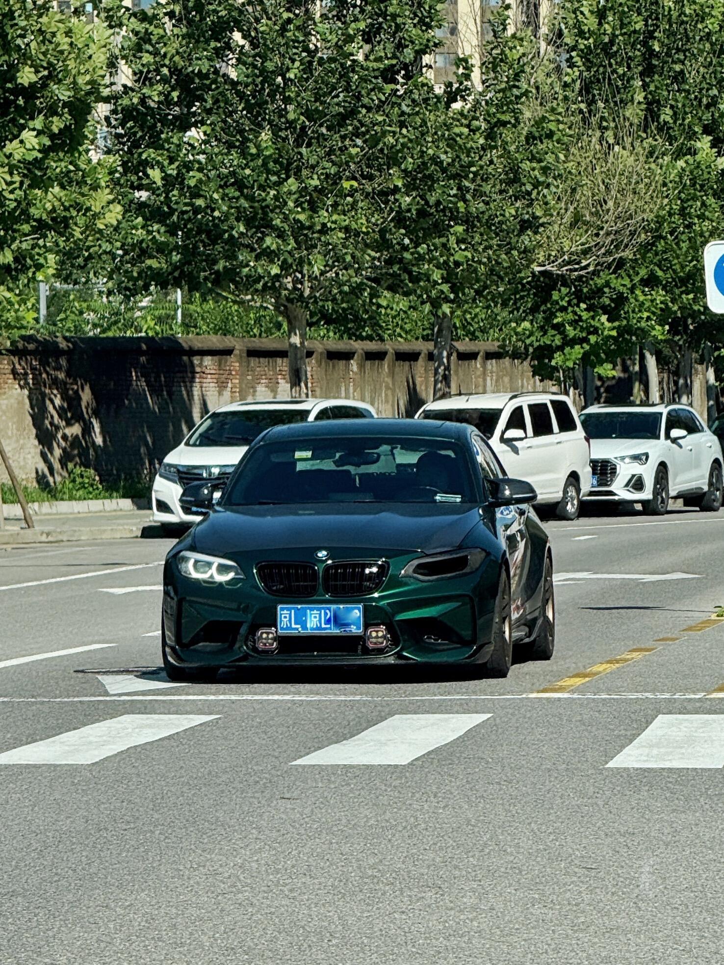 大v聊车 改成这样可以说非常赛道化了！但是可以合法上路吗？ ​​​