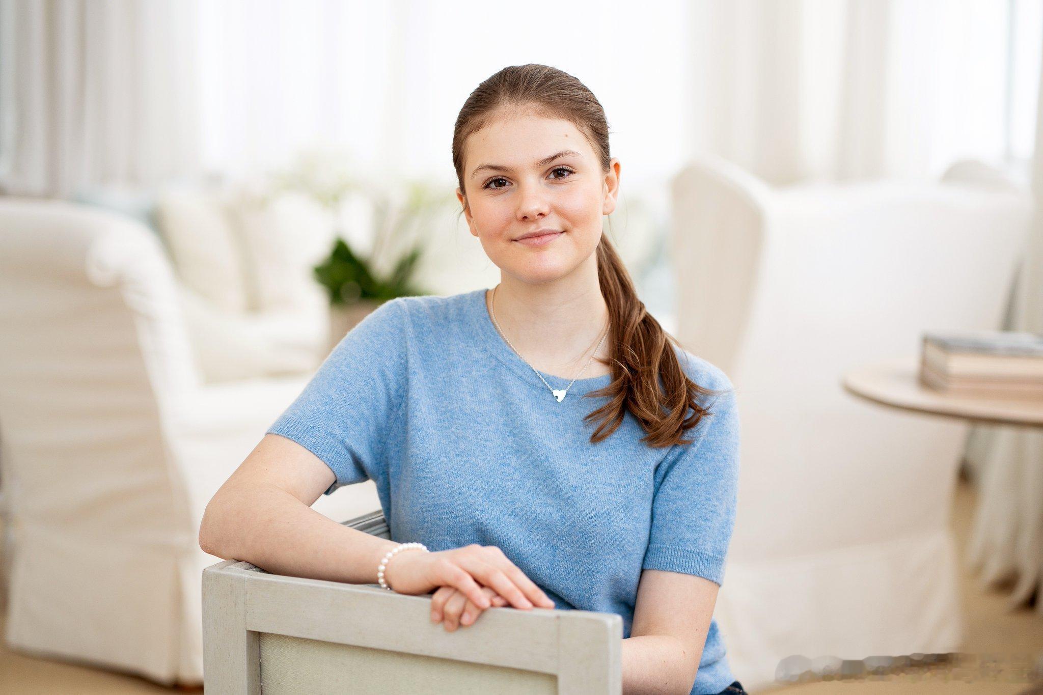 新闻 2026.2.23 瑞典王室发布艾斯特公主的新官方照以庆祝14岁生日，果然