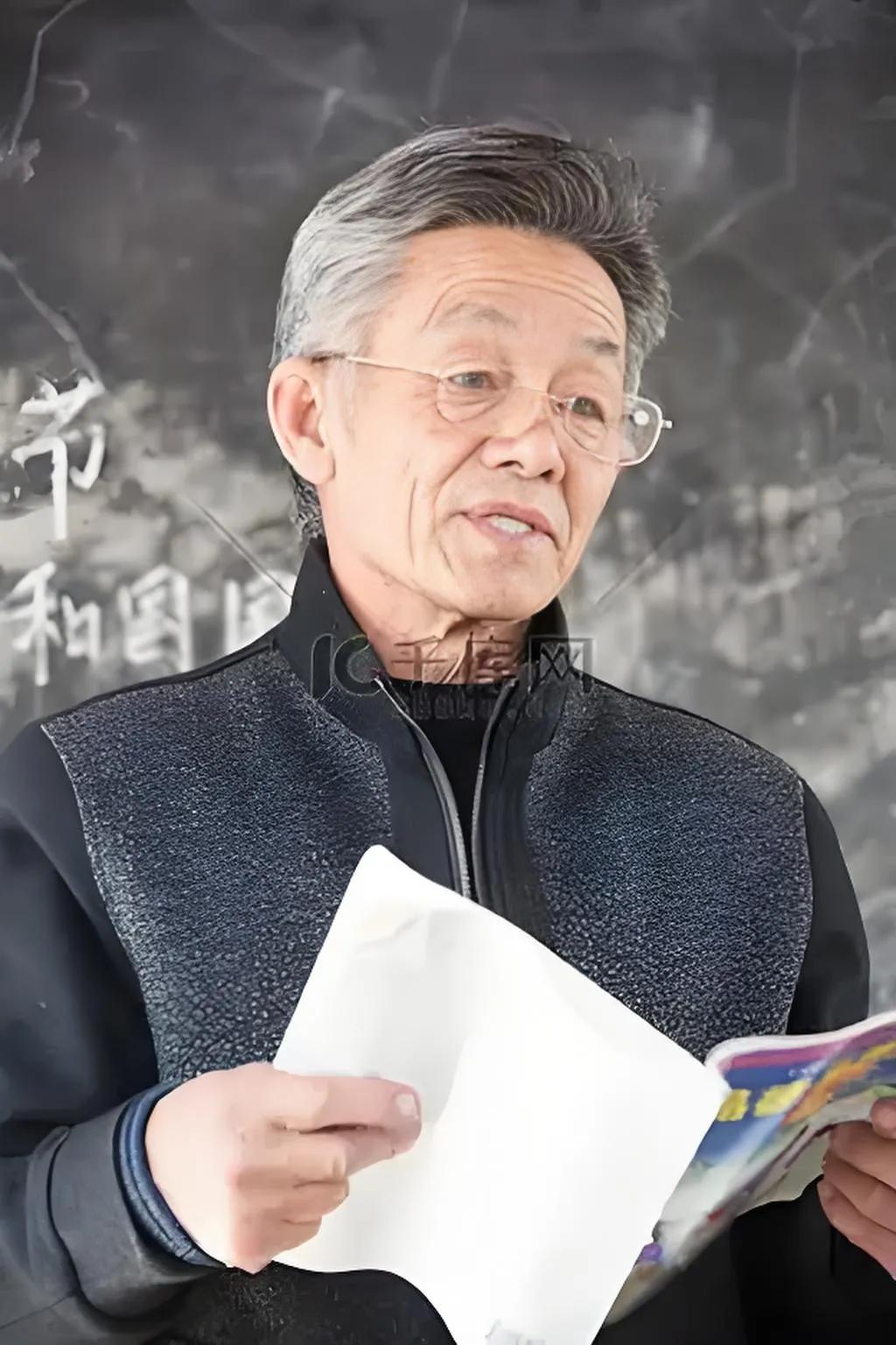 2026年暑假，网上对老师恶意抹黑的比往年多，不过网上开学骂师德，假期喷待遇，已
