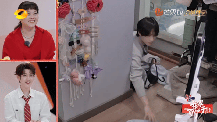 井胧井迪直播我蹲角落 看到各种局促的井胧，谁懂呀，感觉此刻他更像是妹妹，井迪像活