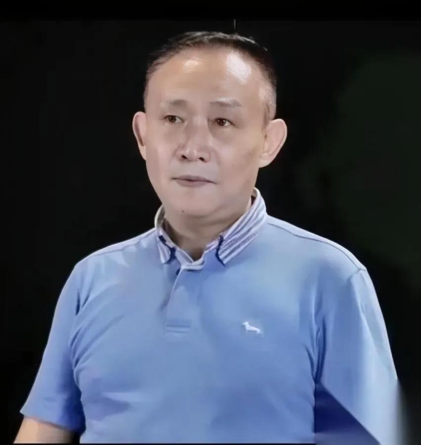 有人找卢麒元了。

开价还特别高。

就为了买他闭嘴，别再扒资本圈那些见不得光的