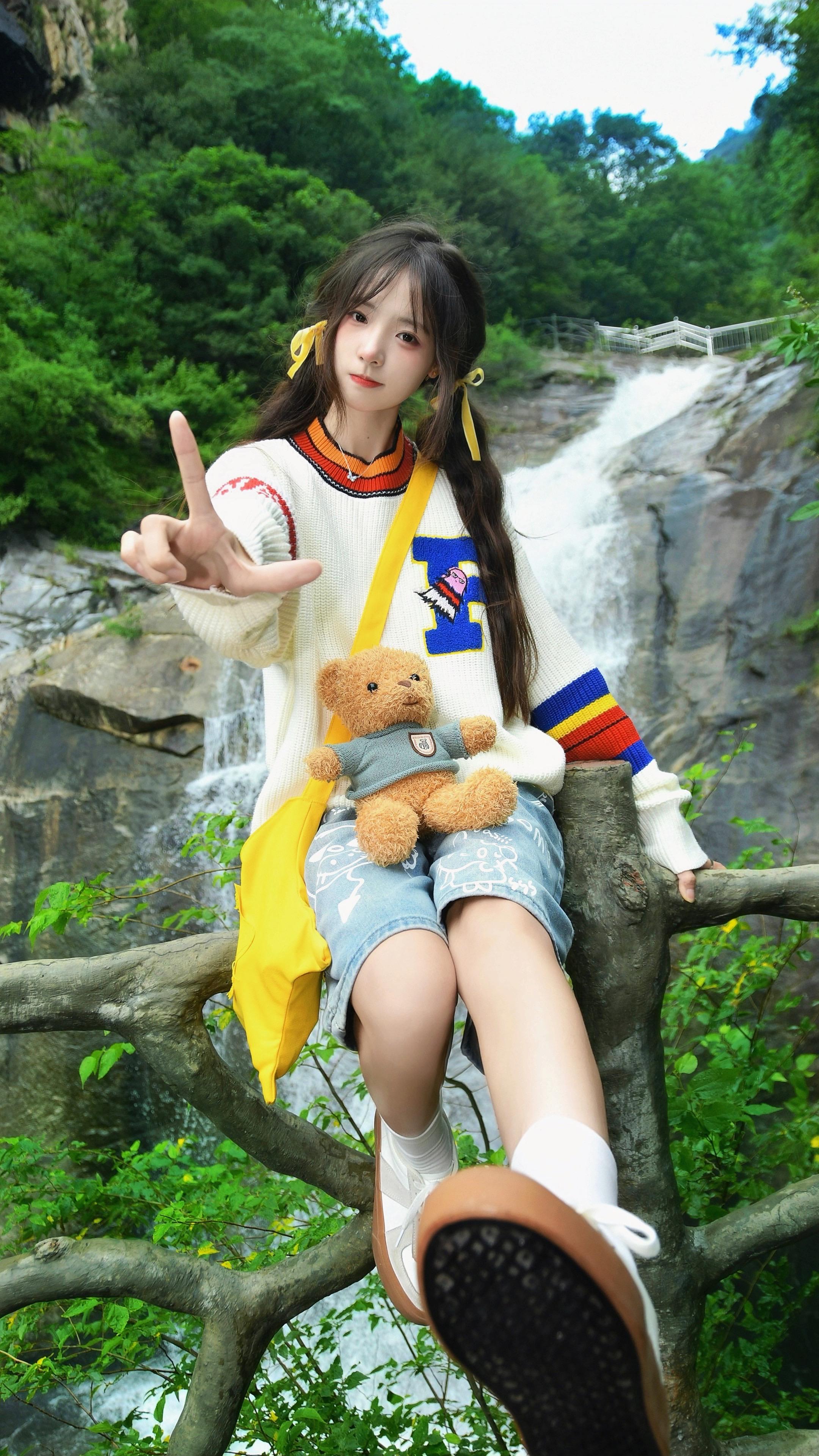 我不爱无聊人间 只偏爱你眉眼