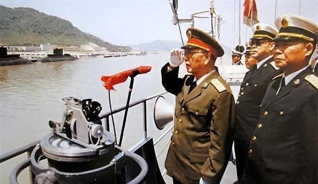 1986年，美军舰首次访华，北海舰队司令亲自前去迎接，可当美舰即将抵达时，司令却