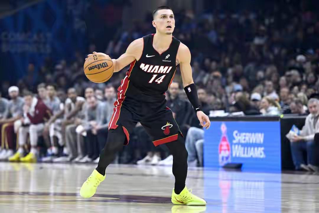 没有巴特勒的热火，实力下降太多，希罗作为当家球星，成色太差了。
一、热火的阵容