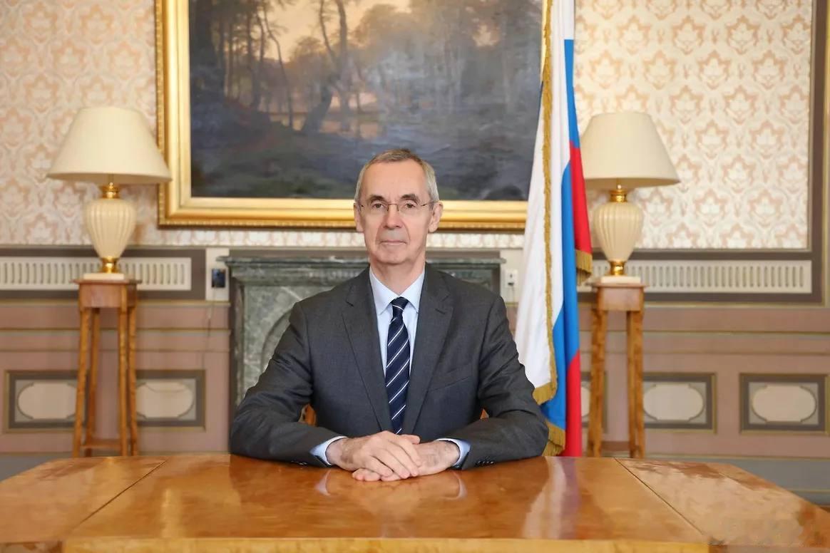 俄罗斯驻丹麦大使表示，莫斯科对格陵兰岛没有任何领土要求，明确否认对这一地区有任何