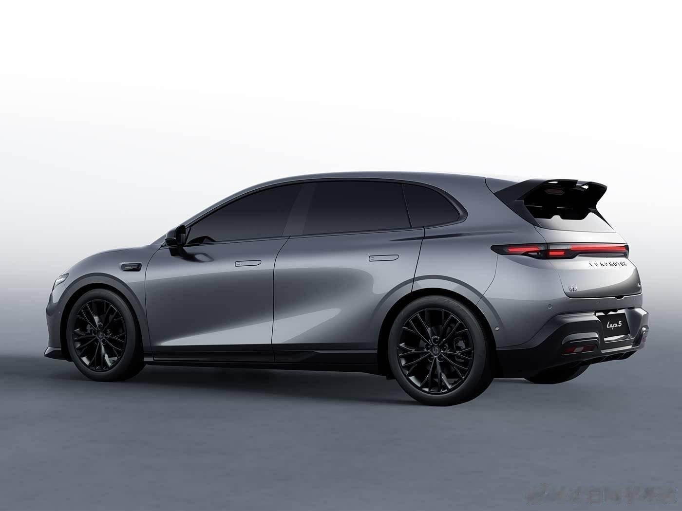 零跑 Lafa 5 ultra 正式上市，售价为 11.88 万和 12.48 