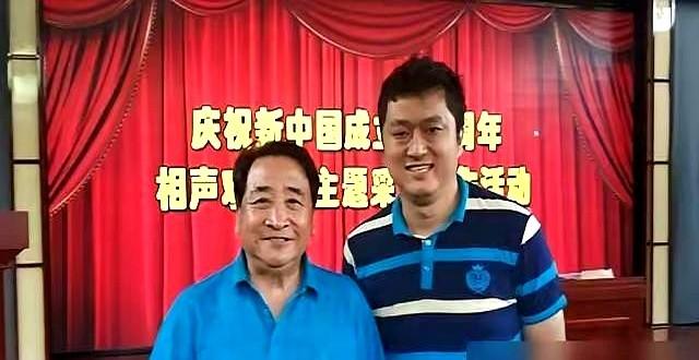 姜昆和李宏烨，这组合当年真让人看不懂。

一个主流相声大师，一个上海交大博士搞“