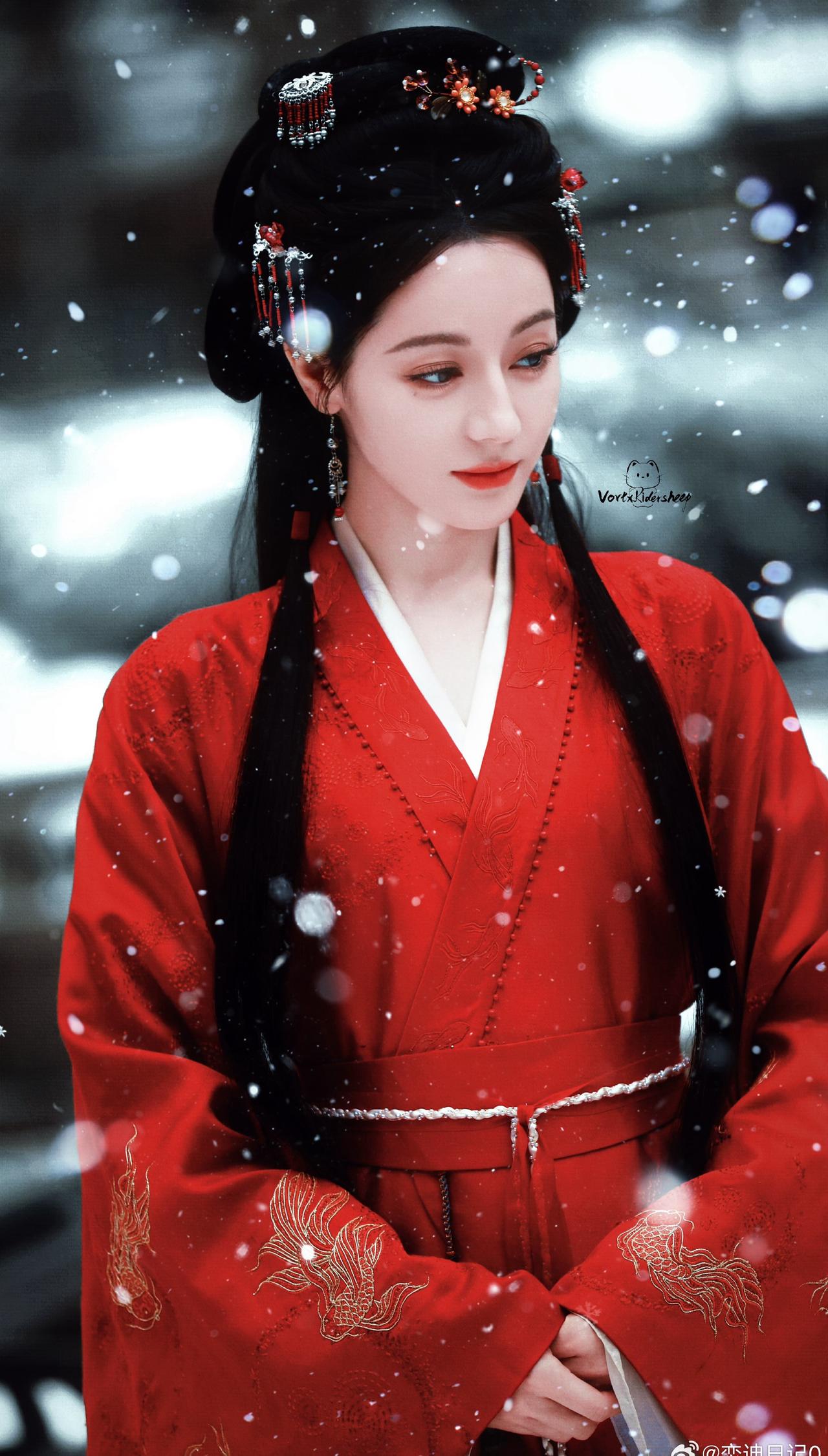 迪丽热巴超话迪丽热巴贺思慕 dlrb 迪丽热巴白日提灯 dlrb 白日提灯🏮