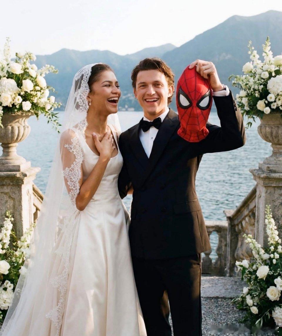 三代蜘蛛侠，每一代都在戏里戏外爱上了女主，却只有赞达亚和荷兰弟喜结良缘，祝福他们