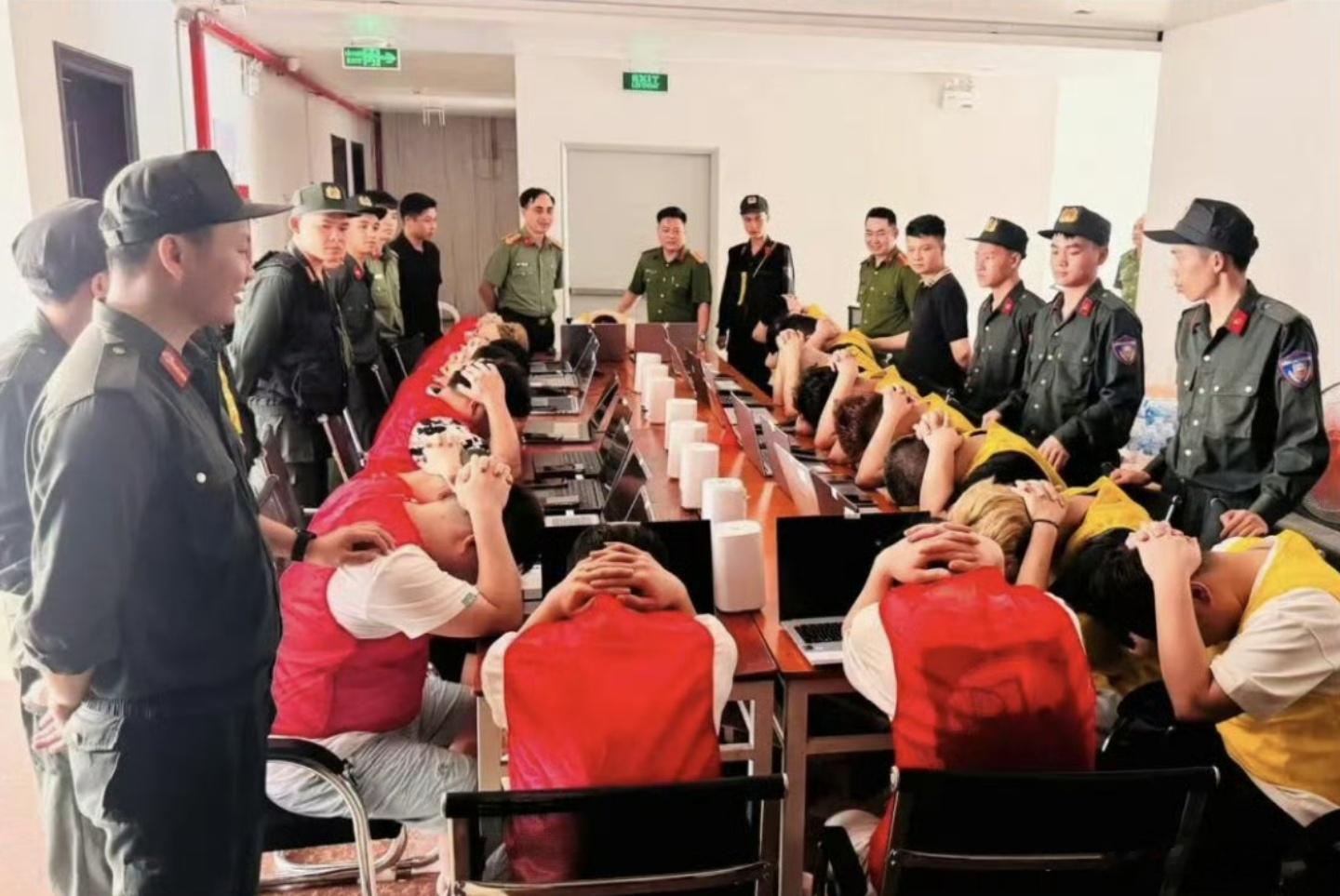 越南老街省警方端掉一个诈骗窝点，逮捕19名中国籍嫌犯。这伙人是月初从柬埔寨转移进