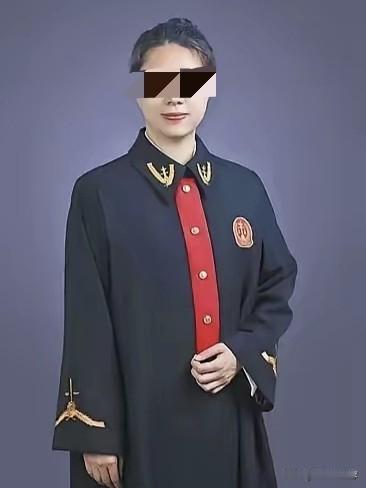 徐法官这回算是被架在火上烤了！二审还没开，自己早年的论文先被人扒了个底朝天，网友