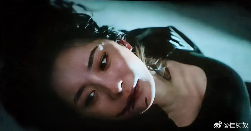 《惊蛰无声》：白帆，一个智商超群的女特务，以其卓越的智慧、出众的身材和出色的身手