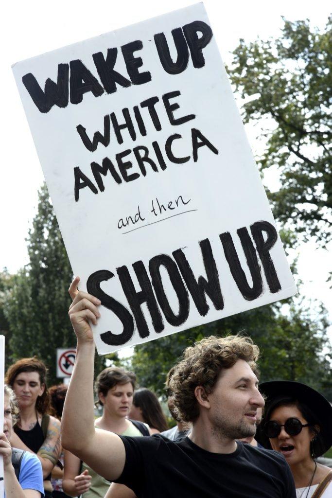 🇺🇸 美国白人男性因多元化、公平和包容（DEI）政策而失去工作……如今反弹来