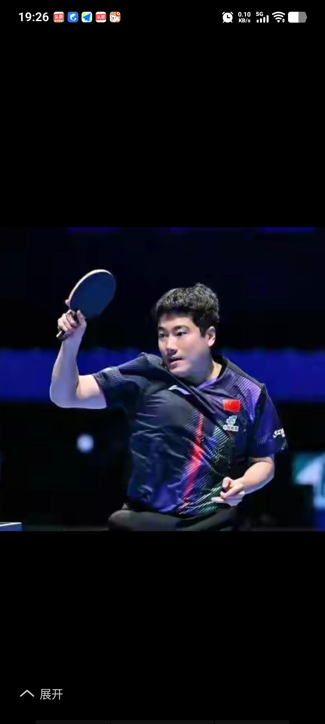 昨天梁靖崑以2比3输球后，压力巨大。尤其是王皓对他的表现极为不满，暂停时高声斥责