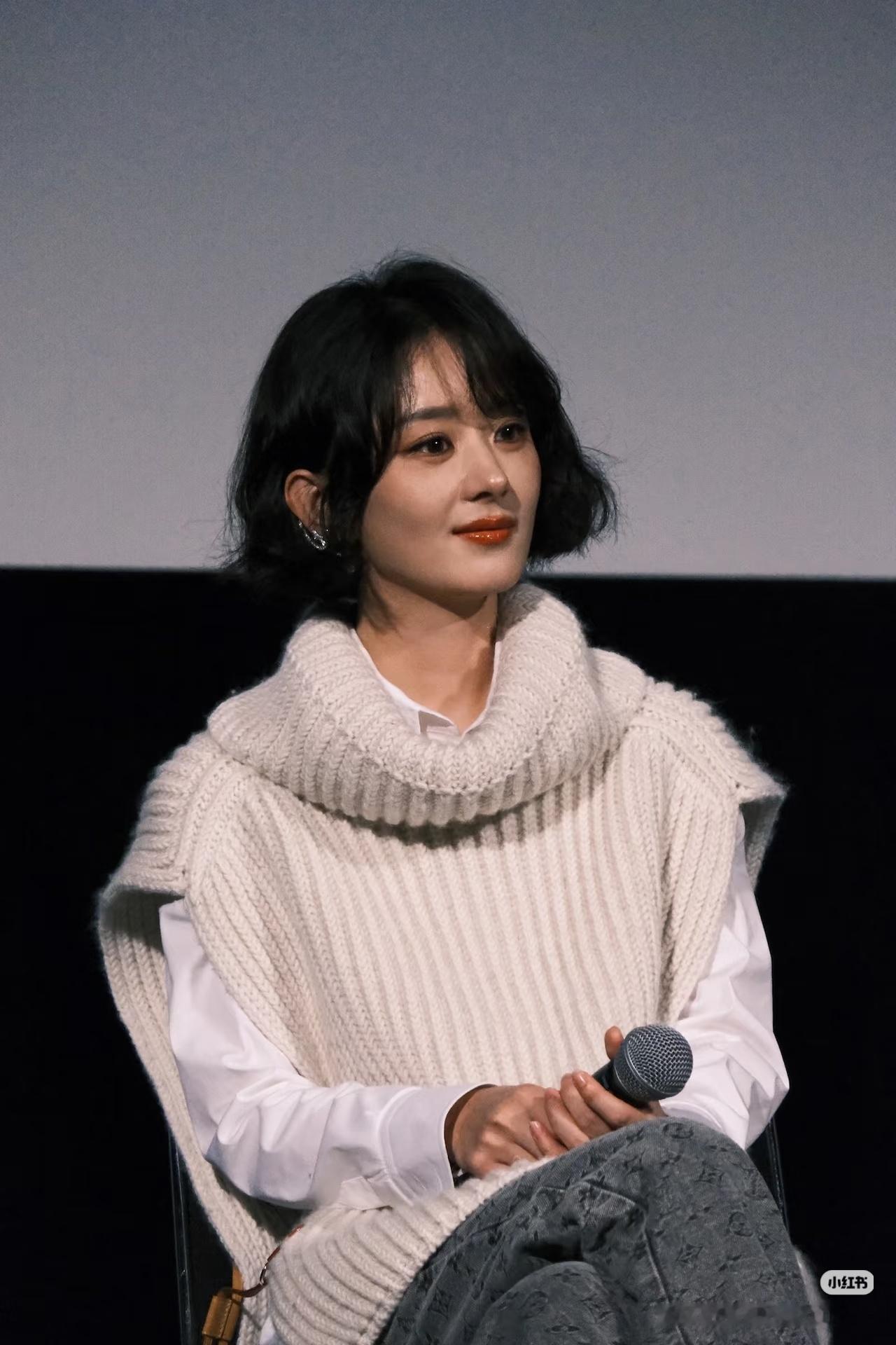老丽能不能自己这张脸好一点？现在都是一些什么雷霆发型，明明跟以前的长度差不多啊，