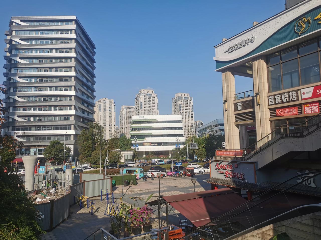 #重庆房价为什么涨不上去#可能很多朋友都有这样的疑问，那是因为你们对重庆楼市一点