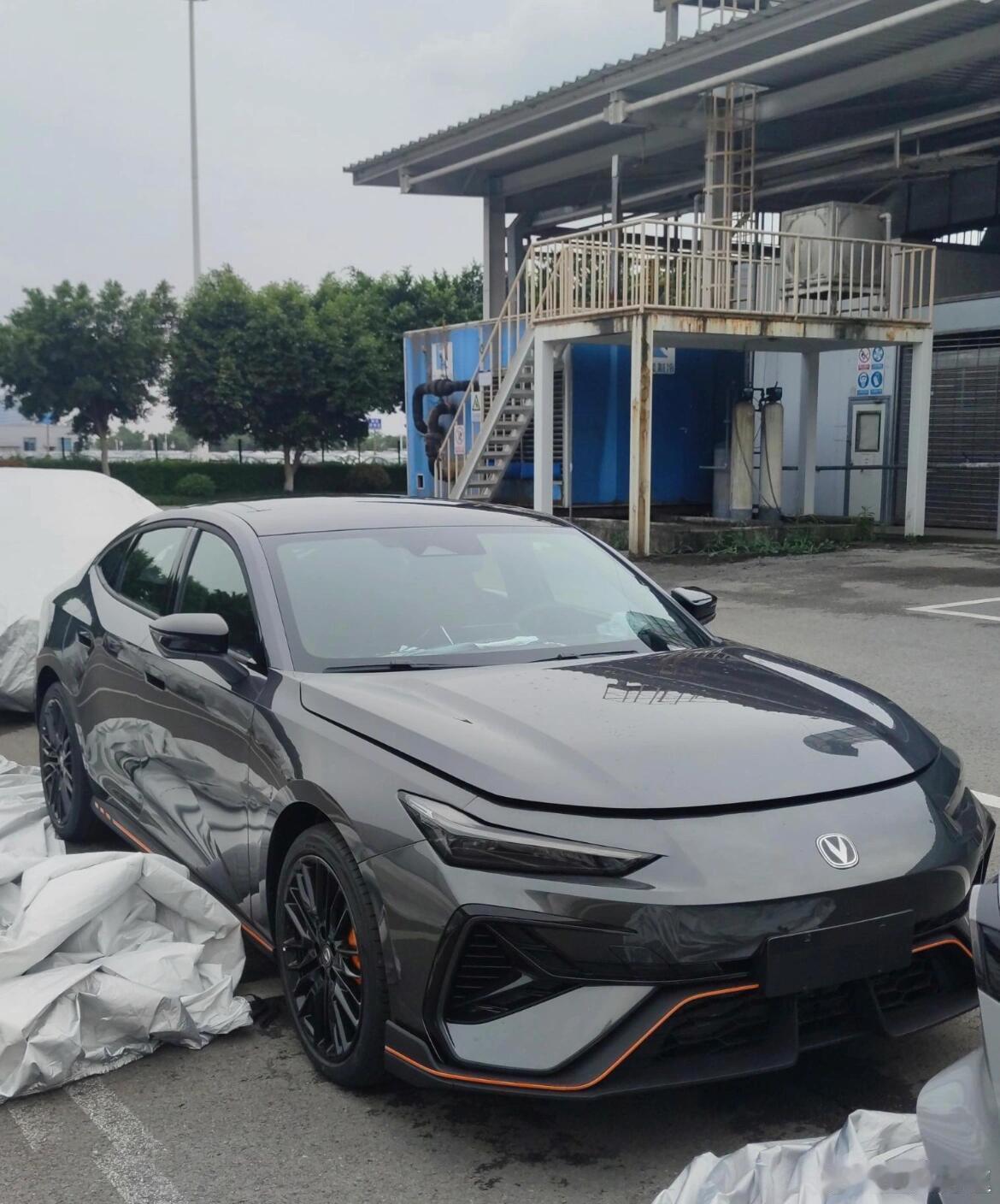 第三代长安UNI-V实车，有没有一种兰博基尼的既视感？[开摆]长安UNIV ​​