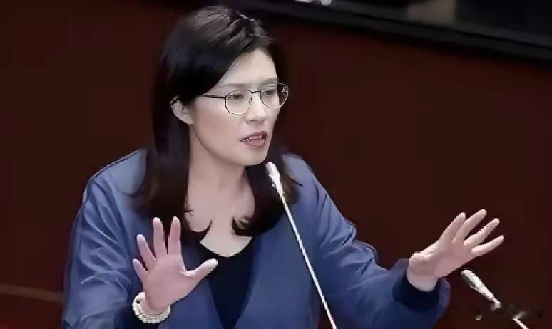万万没料到，新当选的中国国民党主席郑丽文，一查才发现她不仅是个“蓝二代”，身上流