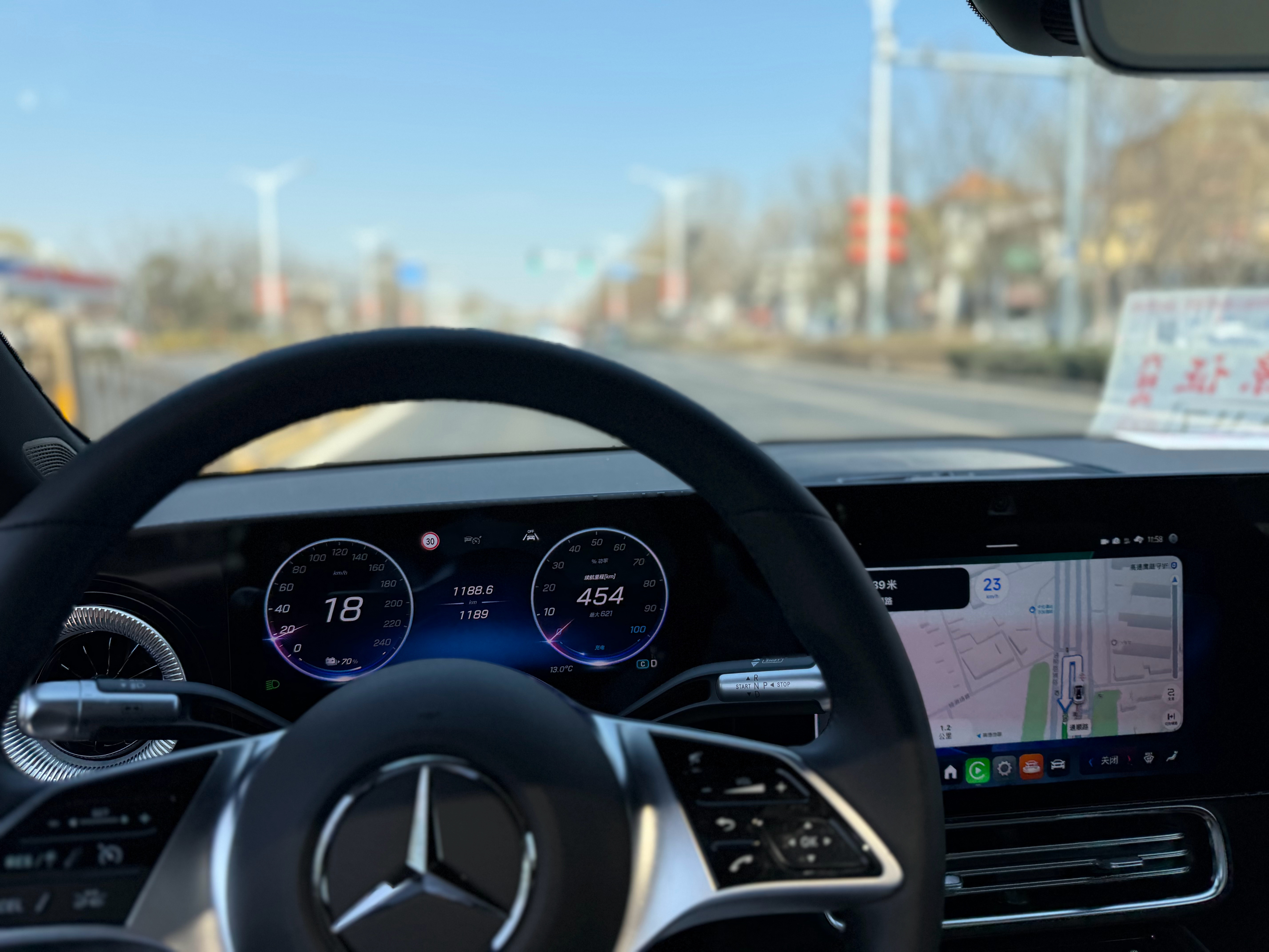 又开上了我的小奔驰～简直太好开了！全新奔驰纯电cla