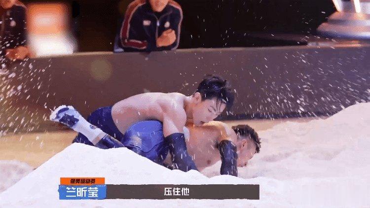 #势不可挡吻颈之交#🥝#势不可挡#这真的不要太会对我胃口了啊！肉体的摩擦碰撞，