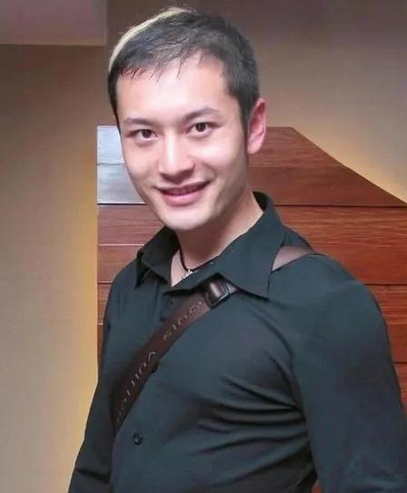 北京暴雨受灾牵动人心，大明星们也没闲着啊！

黄晓明带着肖战、黄磊、佟丽娅等一众