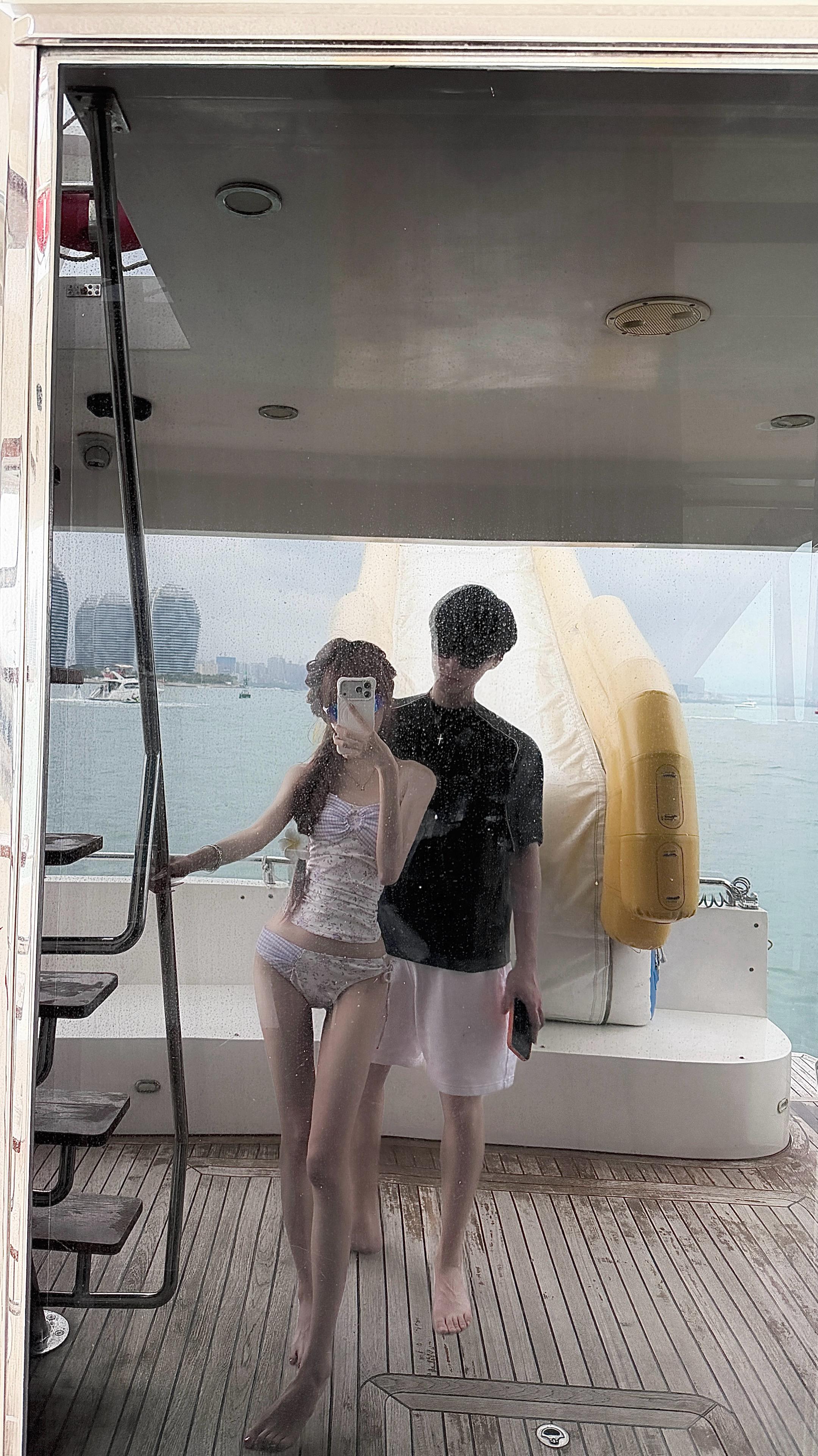 老公太丑我会生气 老公太帅我会焦虑 老公只有不是很帅但又透露着仅我可见...