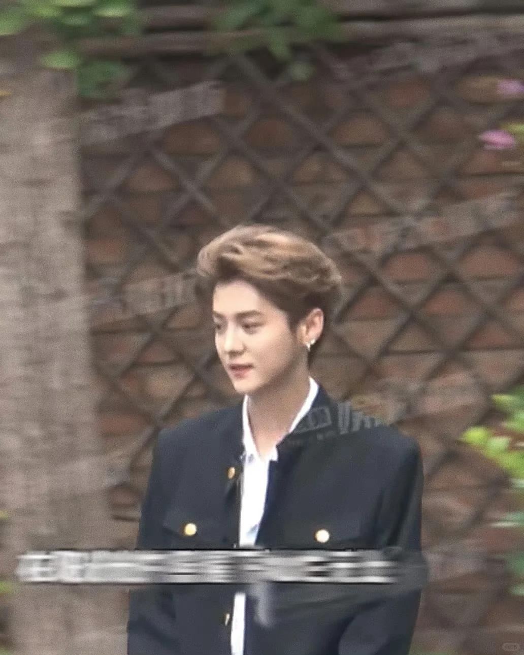 鹿晗 鹿晗就这么水灵灵的漏额头了