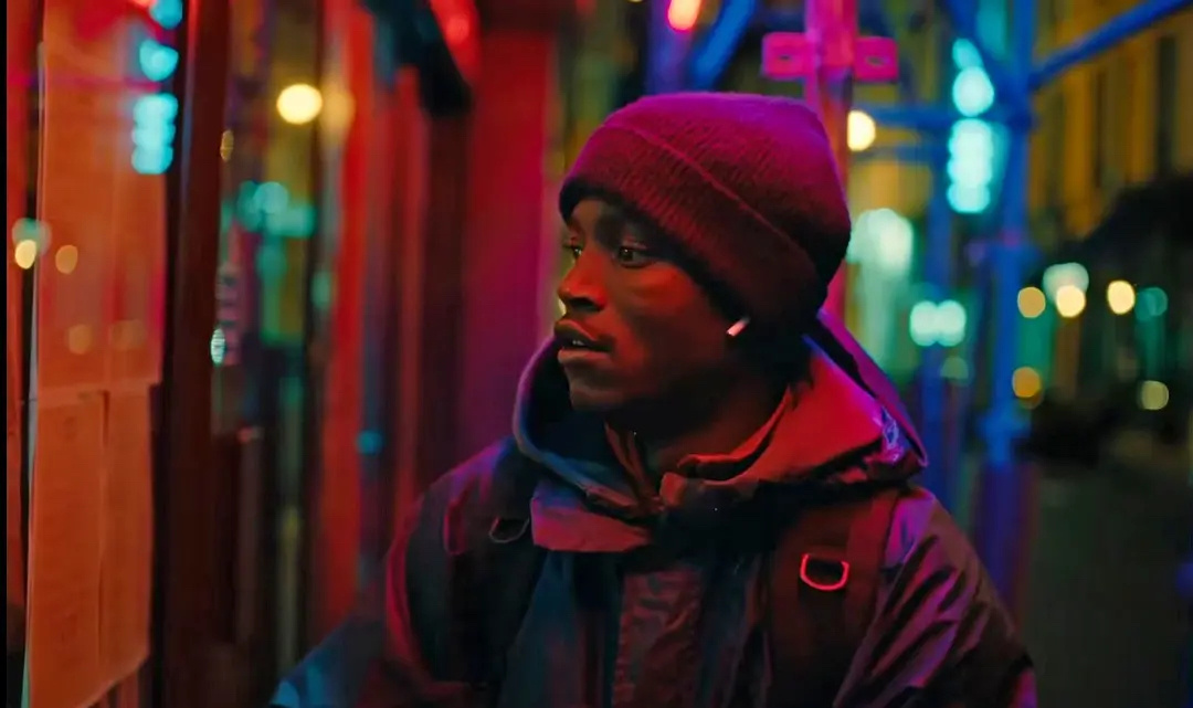 晚安🌙“妈妈告诉我别撒谎，可我一直在撒谎。”——《苏莱曼的故事》伯里斯·洛伊坎