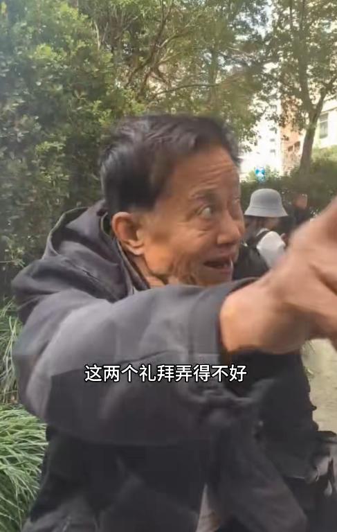 我的天！建工大爷，好不容易解套了，现在又套上了。 刚看到有人发给我视频，大爷对着