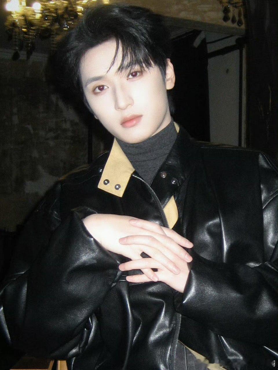 严浩翔该穿冬装天冷了 严浩翔该穿冬装 