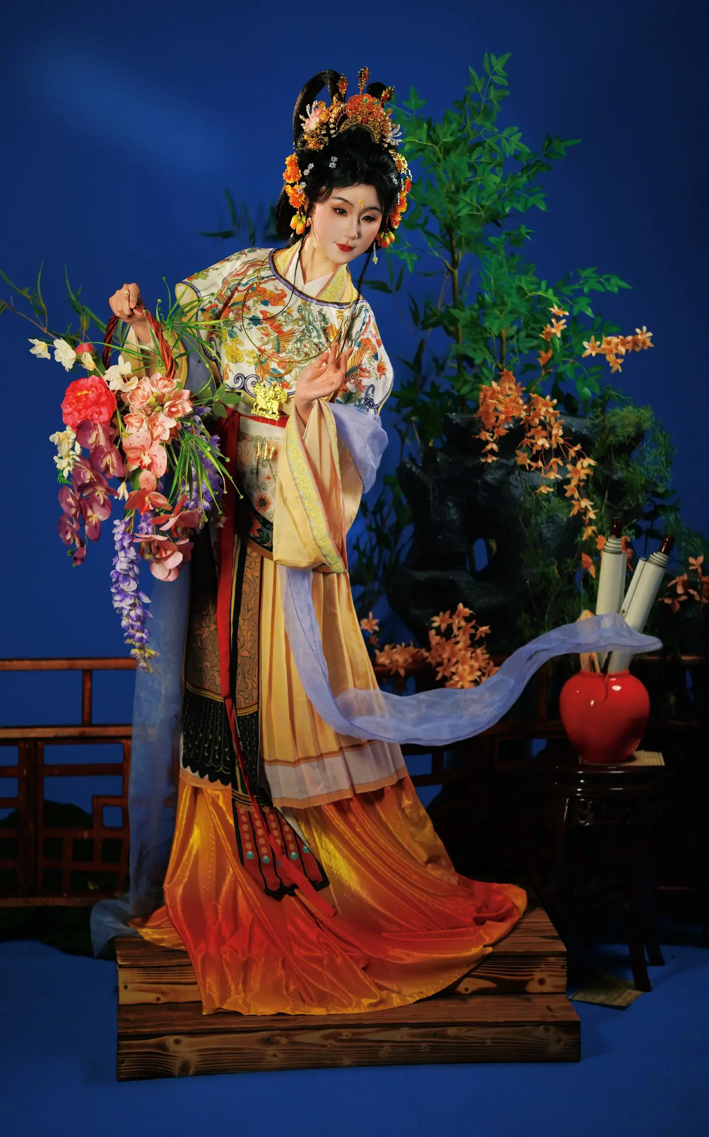 是汉服混搭版的绢人娃娃仿妆造型呀！