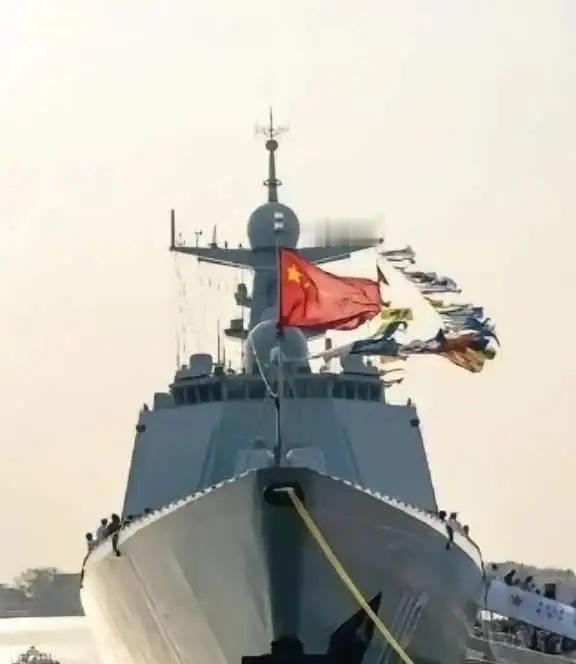 日本嘴上说不怕中国航母，心里其实慌得很

日本这几年天天盯着咱们的航母喊“威胁”