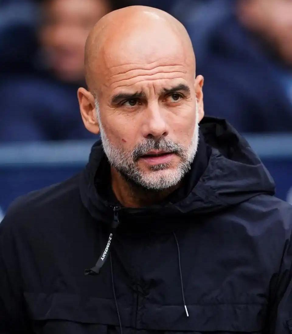 英超的剧本又变了！
别再分析什么复杂的战术了，曼城赢球的密码就两个字：哈兰德。