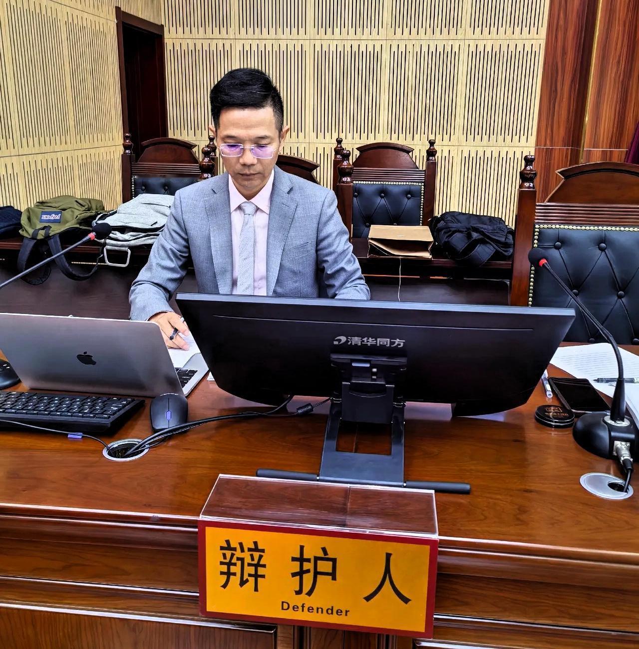 被央妈点赞的李胜律师
才是咱老百姓的“法律领路人”！

真得夸夸李胜律师！不愧是
