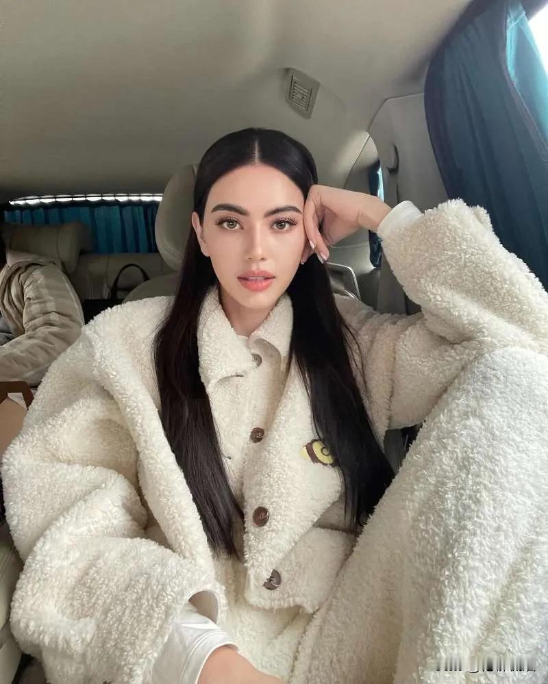 #泰国娱乐# 【Mai：这是最好的经历】正在长沙参加浪姐拍摄的泰国女星Mai，刚
