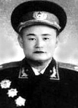 [微风]1957年，31军副军长李发在检查战备工作时，警卫员突然打了他3枪，毛主