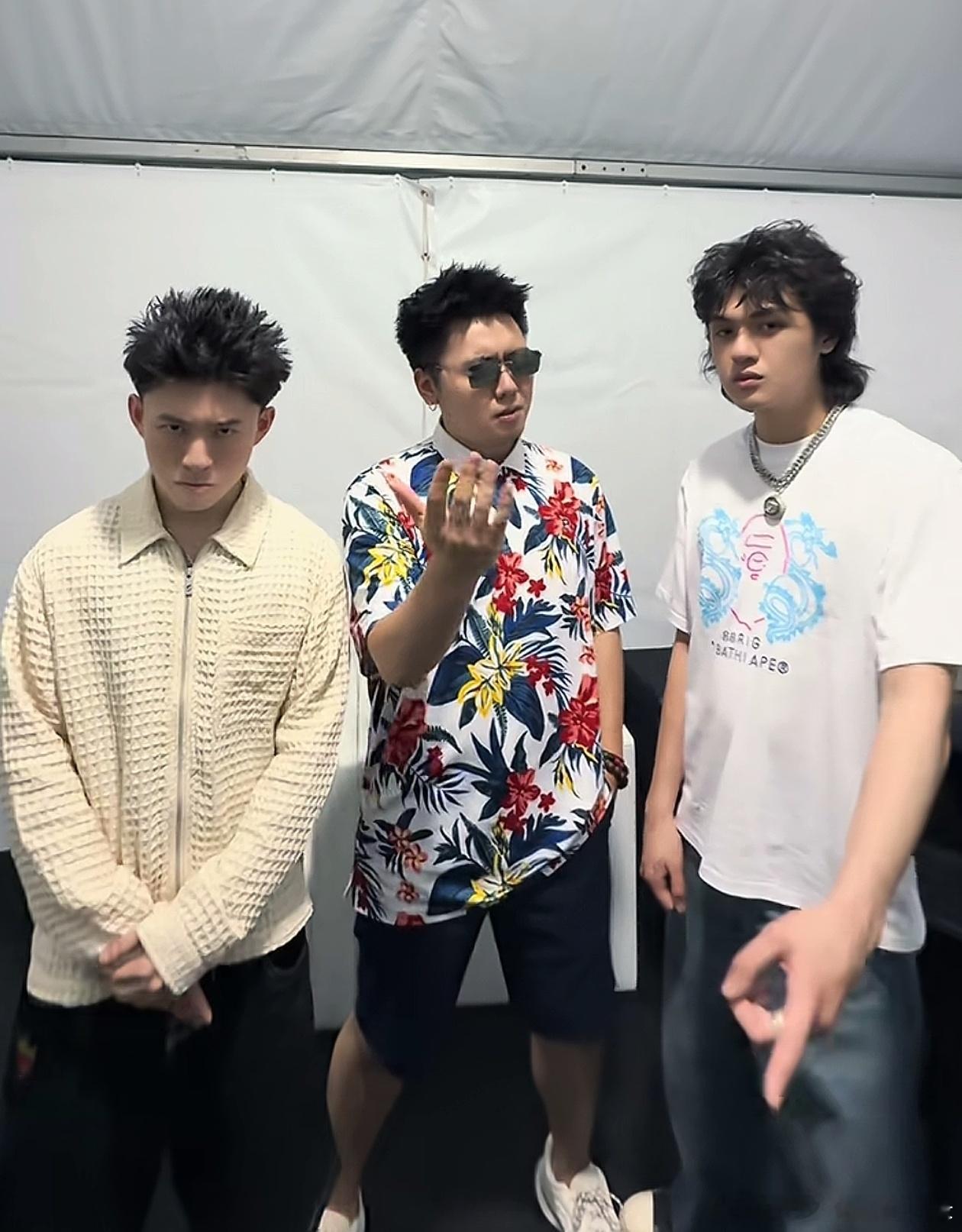 Rich Brian和Warren hue也迷上揽佬了！揽佬亲自带他们感受《八方