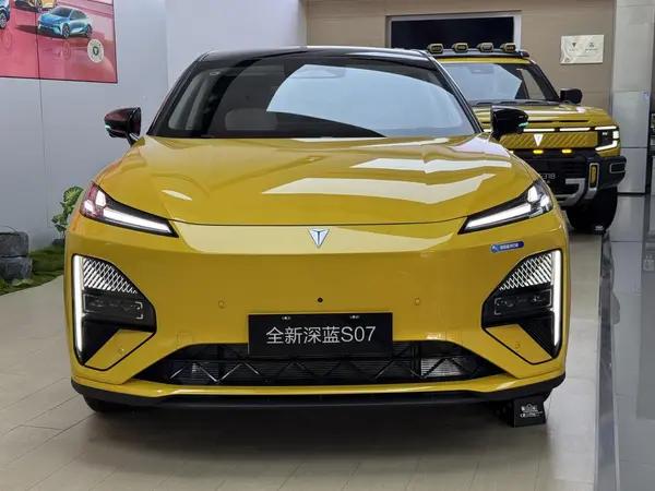 全新深蓝S07，14-18万全系标配华为乾崑真香

全新深蓝S07 华为乾崑63