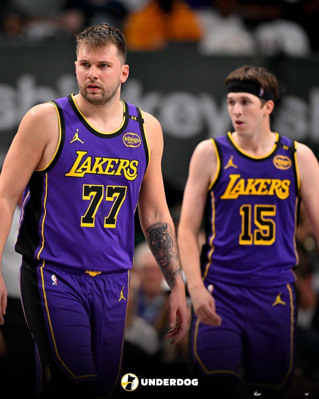 Dave：东契奇今晚打，为了谨慎起见里弗斯不打，目前一直在稳定恢复，距离里弗斯受