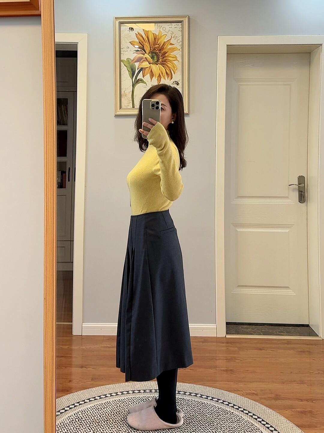 跟老妈逛街
老妈出钱买买买
不用花自己的钱啦
老妈开始学习自拍了
技术越来越好了