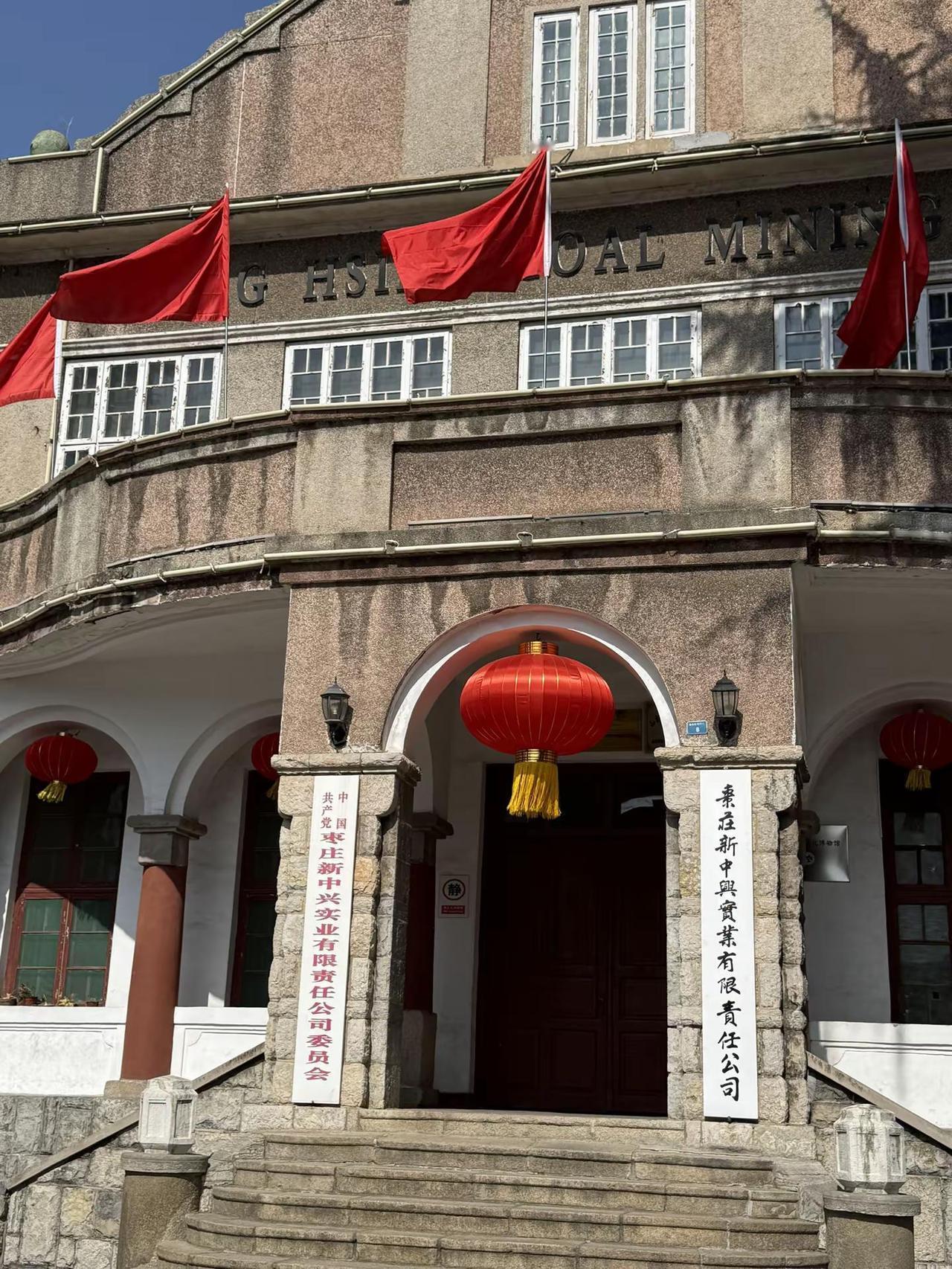 我想要的一直很简单 安稳的生活 幸福的陪伴 如遇一人诚心待我 满地开花会幸福的