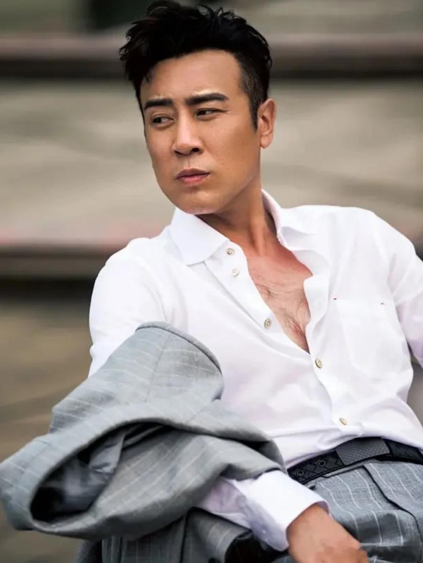 于和伟AI替代不了的演技拒绝快餐式影视表演，于和伟沉下心打磨作品，用细腻的情绪、