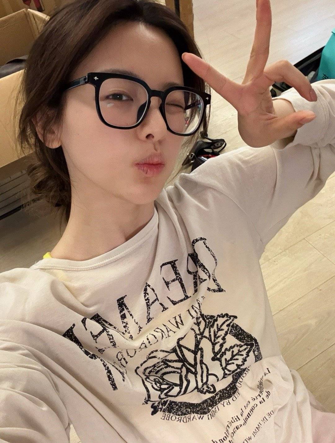 杨超越[超话]  要过生日啦！🦊狐友🦊一下，奶粉支持✊ 要过生日啦！🦊狐友