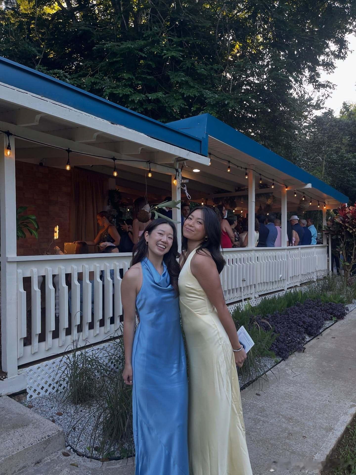 张安和女友Jessie参加梅拉妮·迪亚兹的婚礼 